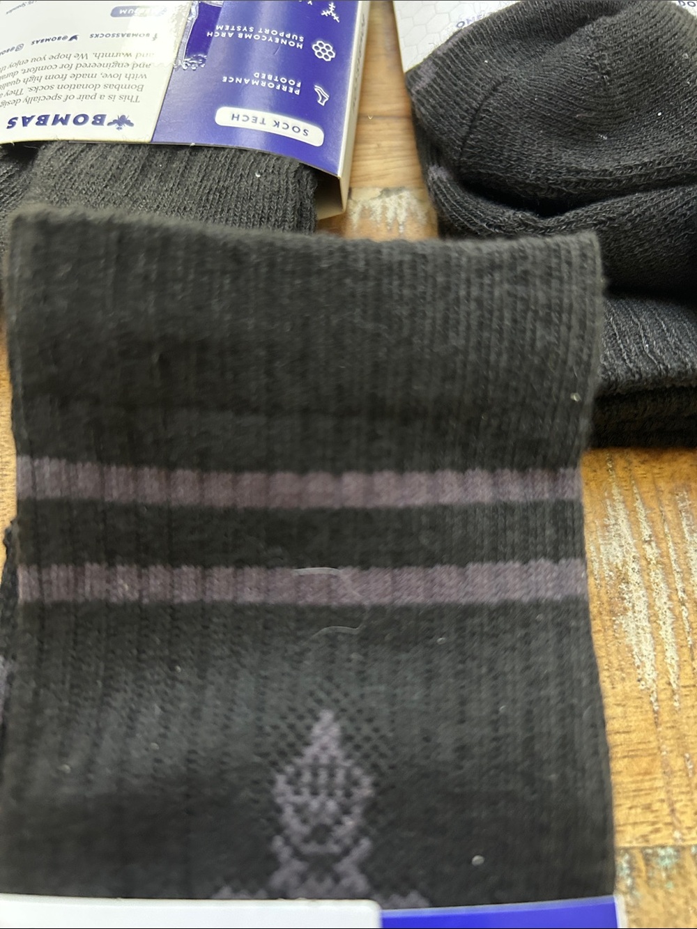 5 pairs of Bombas  ankle crew socks. Black with gray symbol and stripes.$28 selr - Picture 5 of 7